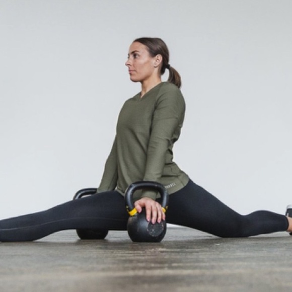 NOBULL Waffle Thermal V Neck Long Sleeve Medium - Picture 1 of 9